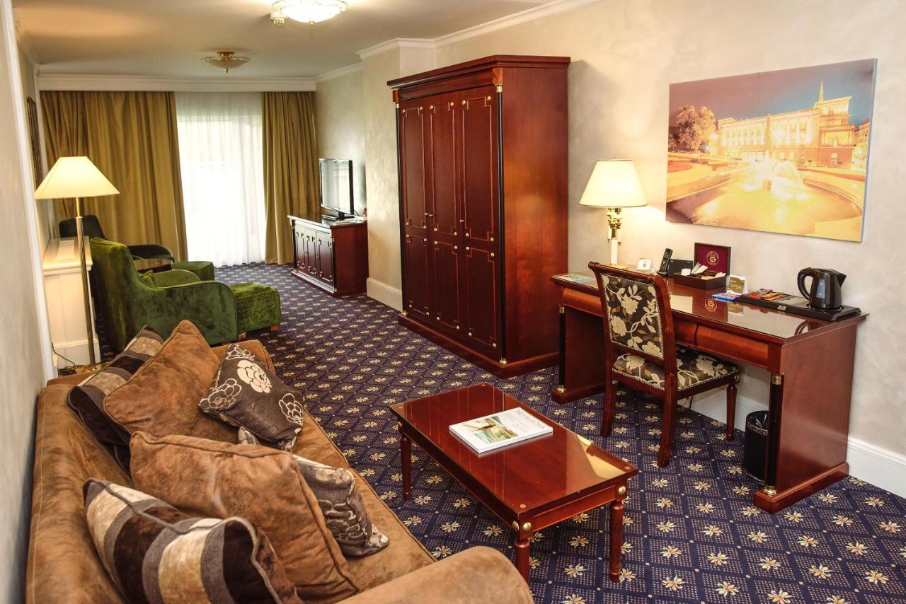 A Hoteli - Hotel Izvor Arandjelovac Dış mekan fotoğraf Suite