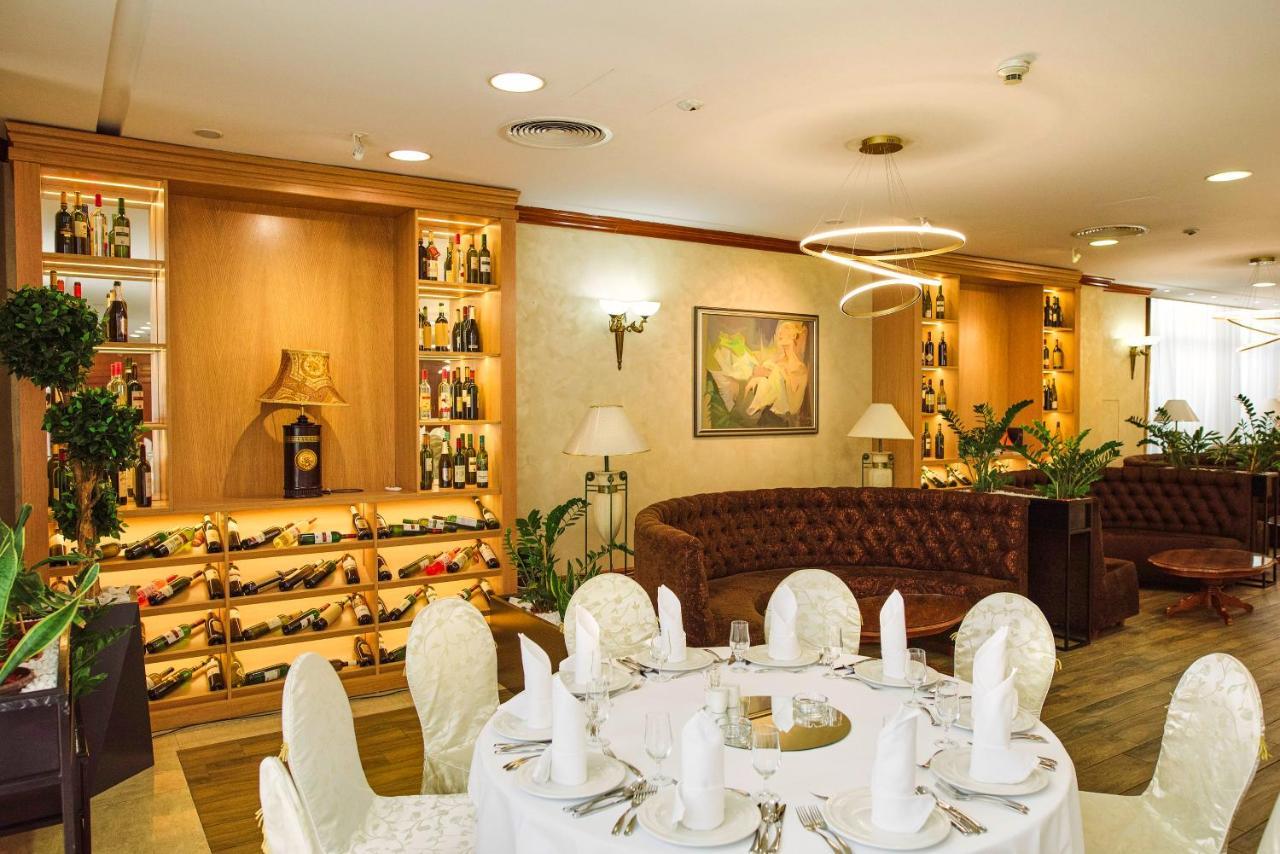 A Hoteli - Hotel Izvor Arandjelovac Dış mekan fotoğraf Restaurant