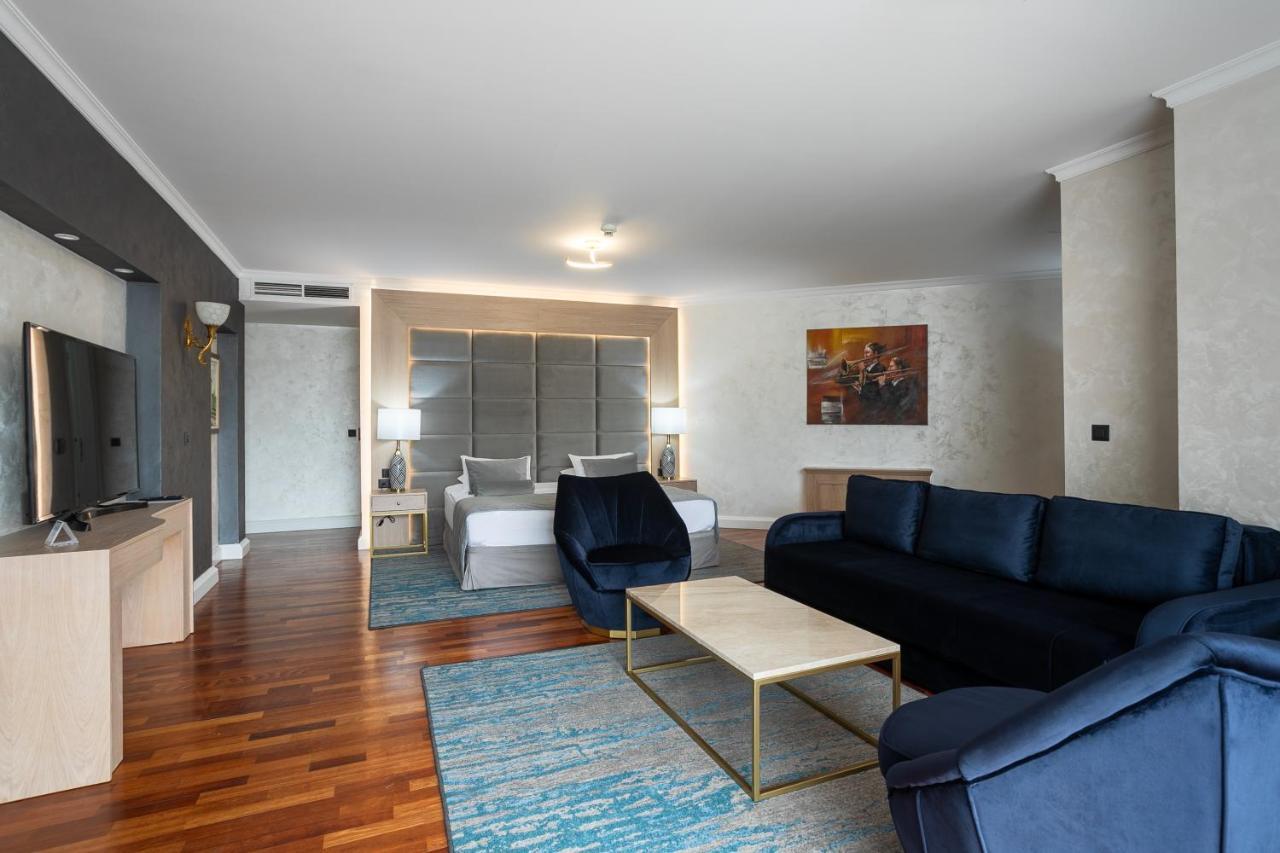 A Hoteli - Hotel Izvor Arandjelovac Dış mekan fotoğraf Suite
